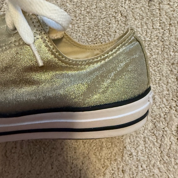 Converse Gold Metallic Low-Top Women’s Sneakers Size 11 Pre-Owned - Picture 11 of 15